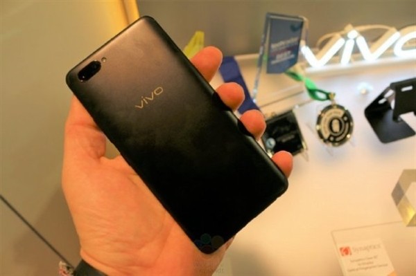 vivo X20 Plus屏幕指纹版正式宣布：全面屏完美了